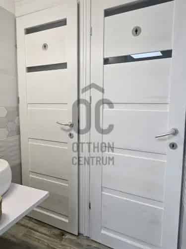 Szegedi eladó kereskedelmi ingatlan, UZ018327