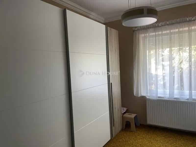 Kerekegyházi családi ház eladó - 5 szoba, melléképület, napelem