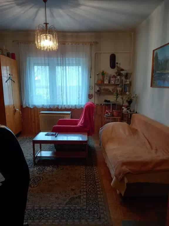 Ház Kiadó , Budapest, Közép-Magyarország
