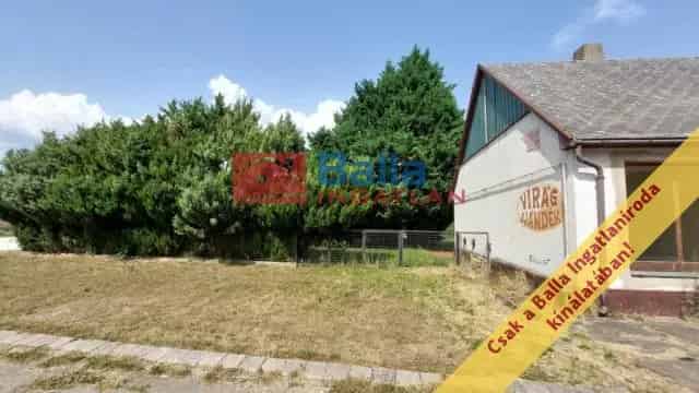 Drégelypalánk Üzlethelyiség Eladó 199nm 3 Üzlettérrel