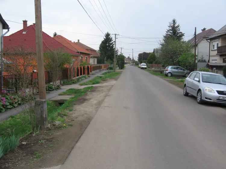 Ecsédi építési telek eladó - 800m2 - M3-as autópálya közelében