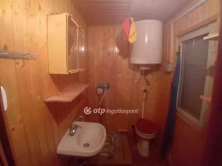 Ház Kiadó , Nagykátai járás, Közép-Magyarország