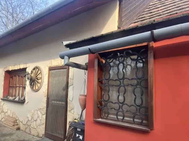 Ház Kiadó , Székesfehérvári járás, Dunántúl