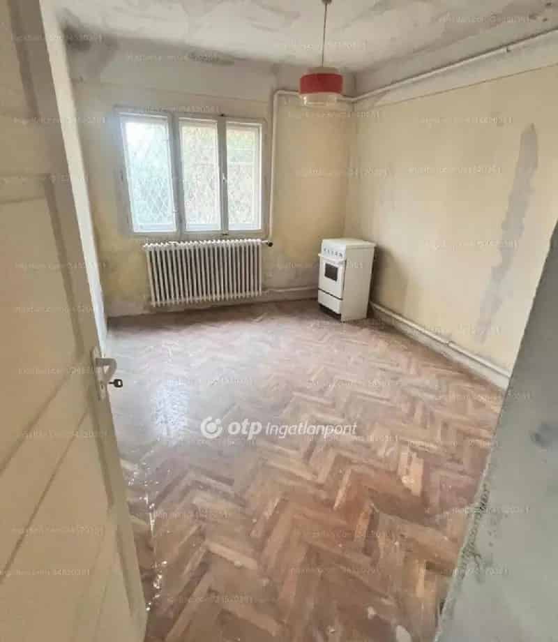 Ház Kiadó , Budapest, Közép-Magyarország