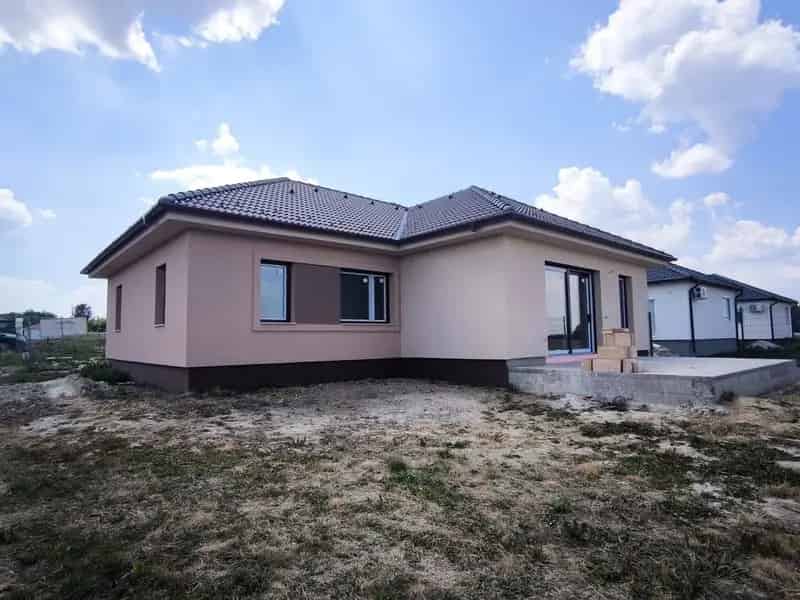 Ház Kiadó , Győri járás, Dunántúl