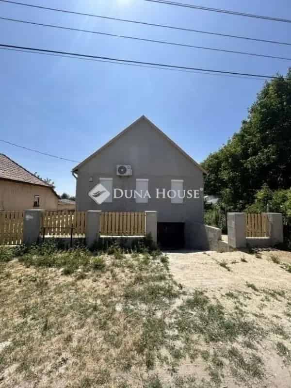 Ház Kiadó , Dabasi járás, Közép-Magyarország