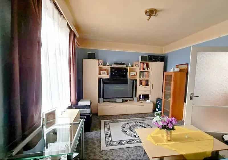 Telek Kiadó , Budapest, Közép-Magyarország