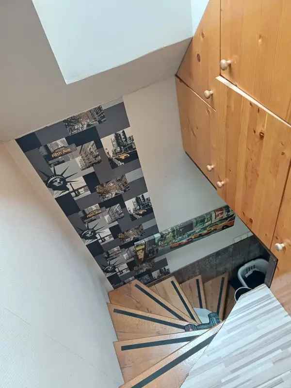 Ház Kiadó , Pilisvörösvári járás, Közép-Magyarország