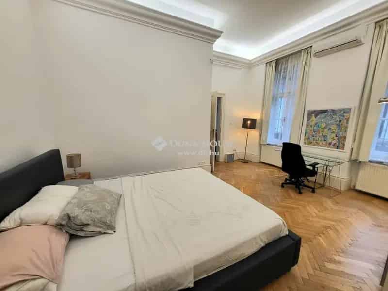 Ház Eladó , Budapest, Közép-Magyarország