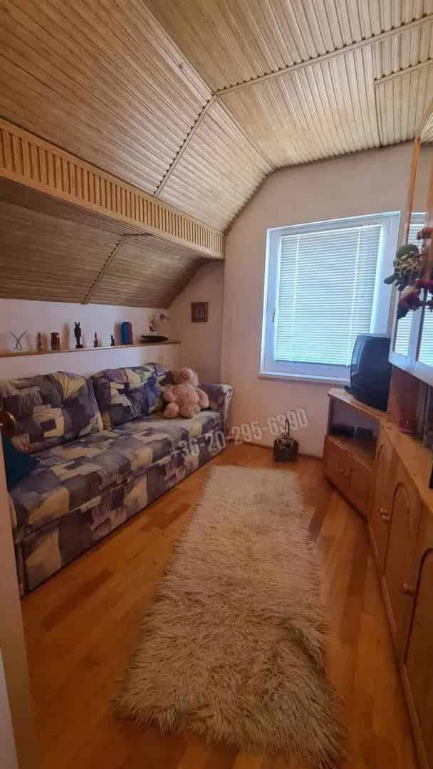 Ház Kiadó , Dunaújvárosi járás, Dunántúl