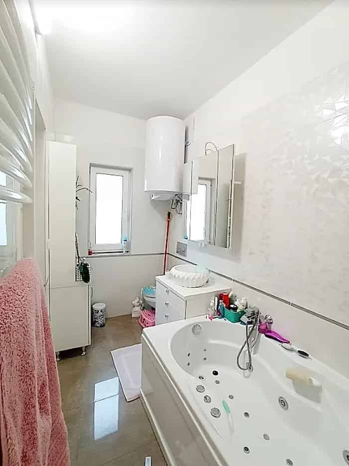 Üzleti célú Kiadó , Budapest, Közép-Magyarország