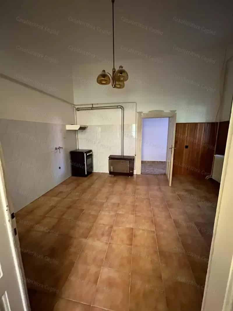 Ház Kiadó , Ceglédi járás, Közép-Magyarország