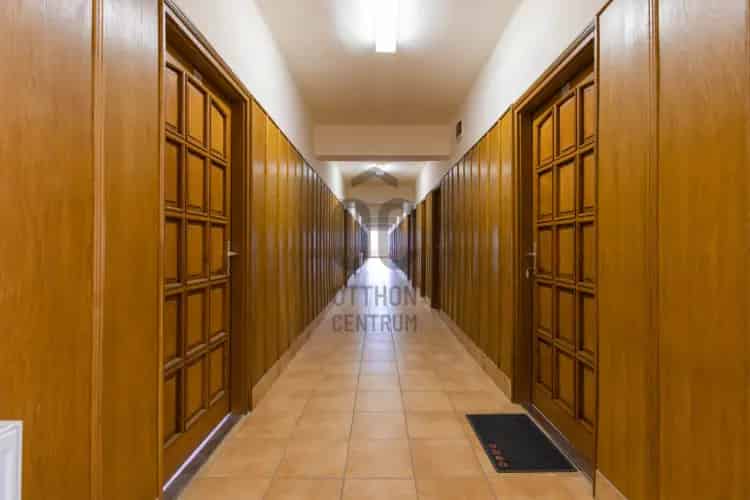 Hajdúböszörményi kiadó kereskedelmi ingatlan, UZ014206