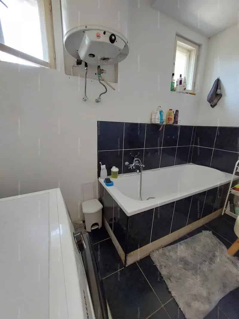 Ház Kiadó , Esztergomi járás, Dunántúl