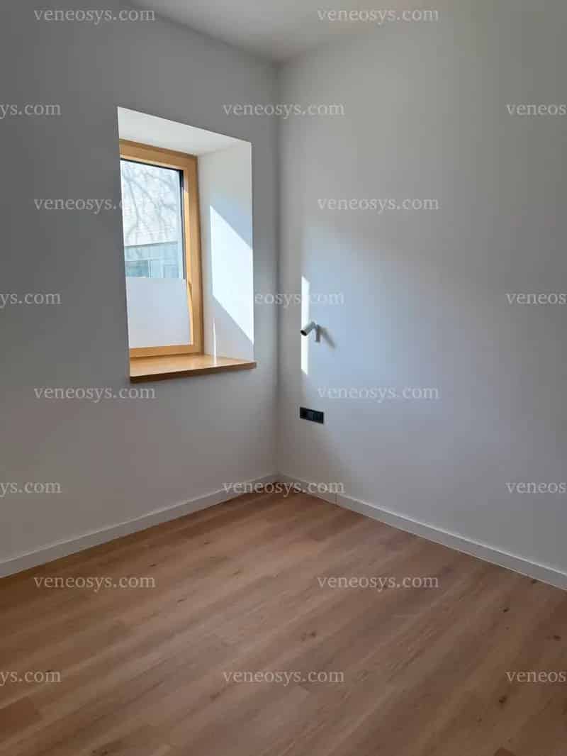 Belvárosi kényelem új építésű társasházban a Balatontól 10 perces sétatávolságra!