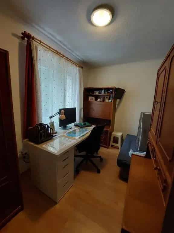 Ház Kiadó , Budapest, Közép-Magyarország