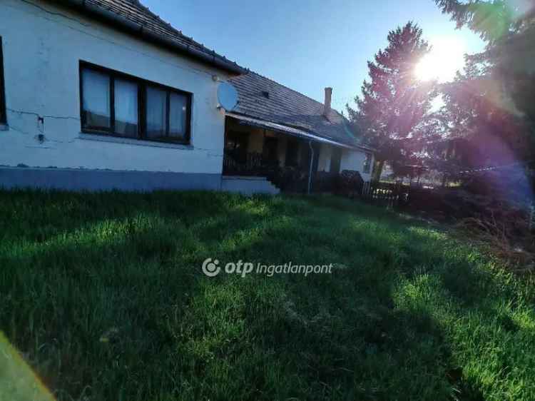 Ház Kiadó , Budakeszi járás, Közép-Magyarország