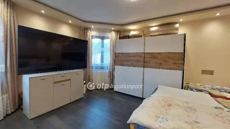 Ház Kiadó , Gödöllői járás, Közép-Magyarország