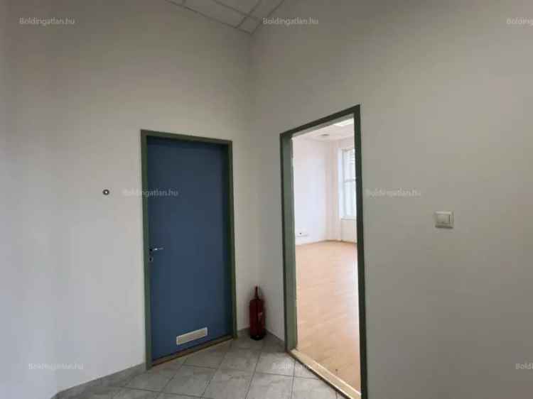 Kaposvár Belváros Iroda Kiadó 40 m2