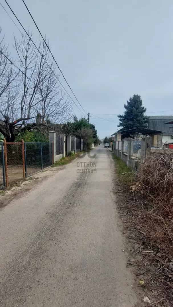 Telek Kiadó , Szigetszentmiklósi járás, Közép-Magyarország
