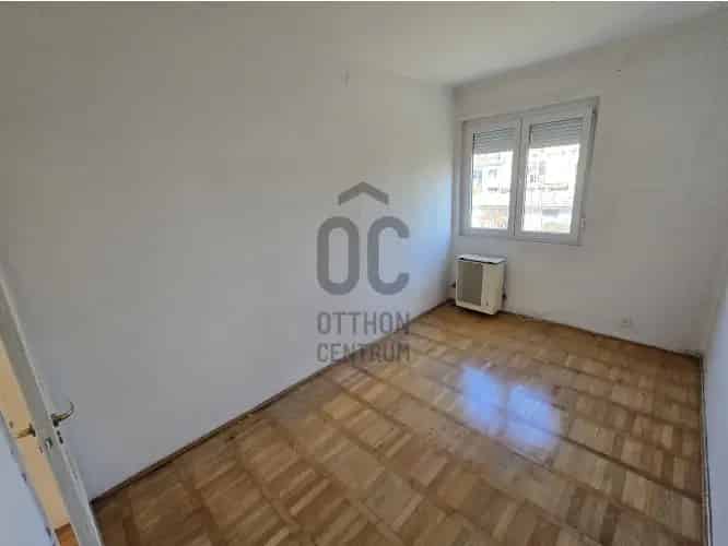 Veszprémi eladó lakás, DLK011251