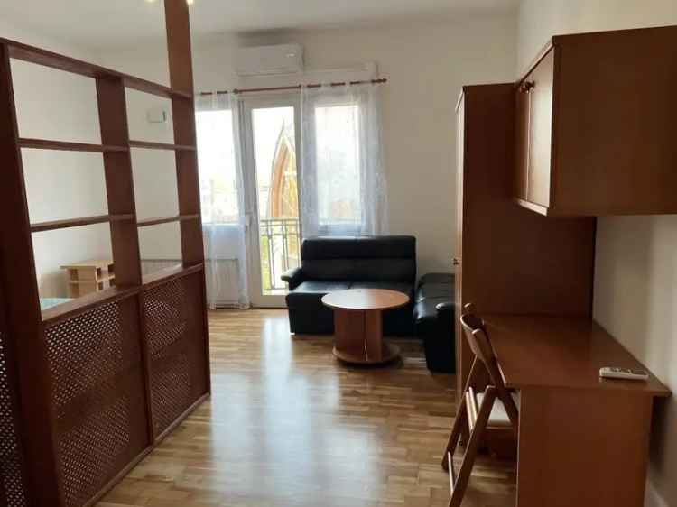 Budapest I kerulet Fiath Janos utca 1 szobas lakás kiado