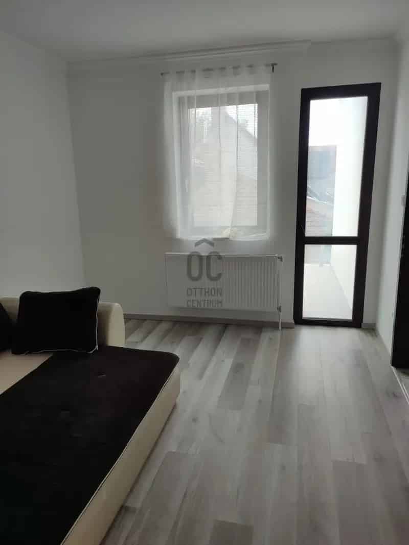 Ház Kiadó , Budapest, Közép-Magyarország