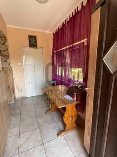 Debrecen Biharikert nappali + 2 szobás házrész eladó