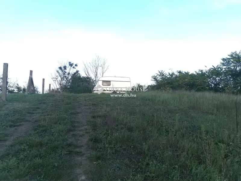 Telek Eladó , Komárom, Dunántúl