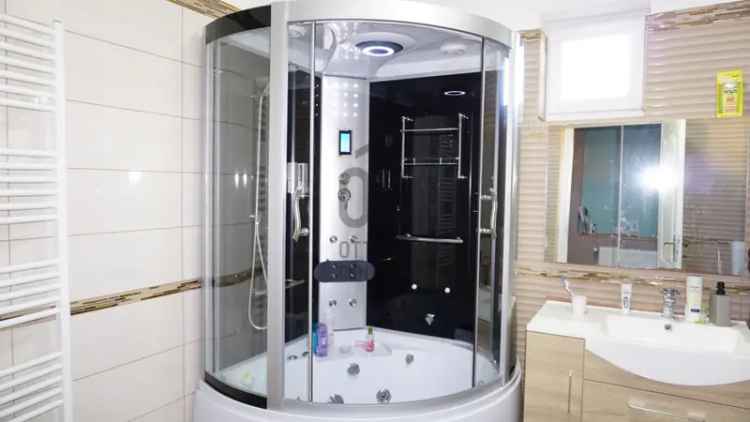 Tiszanána családi ház eladó - wellness, medence, 4 szoba