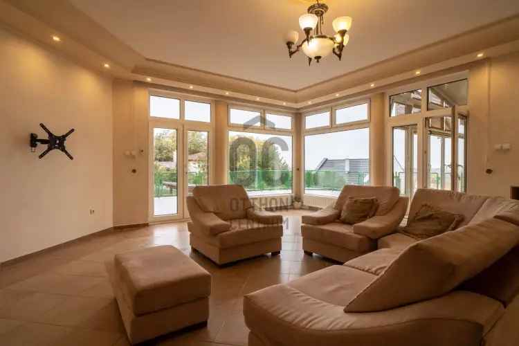 Szentendre Pismány Luxus Villa Wellnesssel Elado