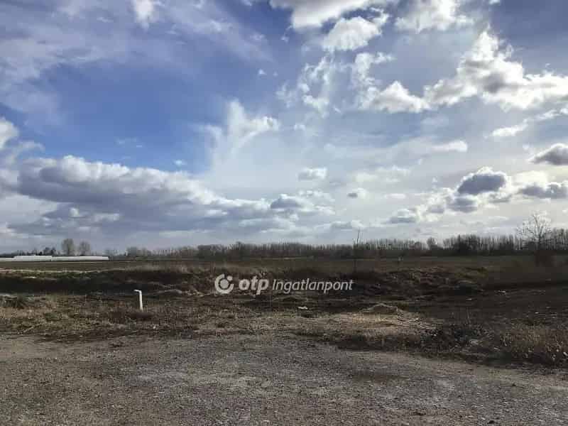 Telek Kiadó , Dabasi járás, Közép-Magyarország