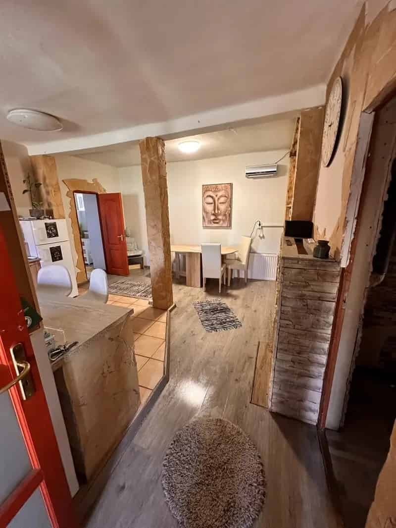 Ház Kiadó , Kalocsai járás, Alföld és Észak