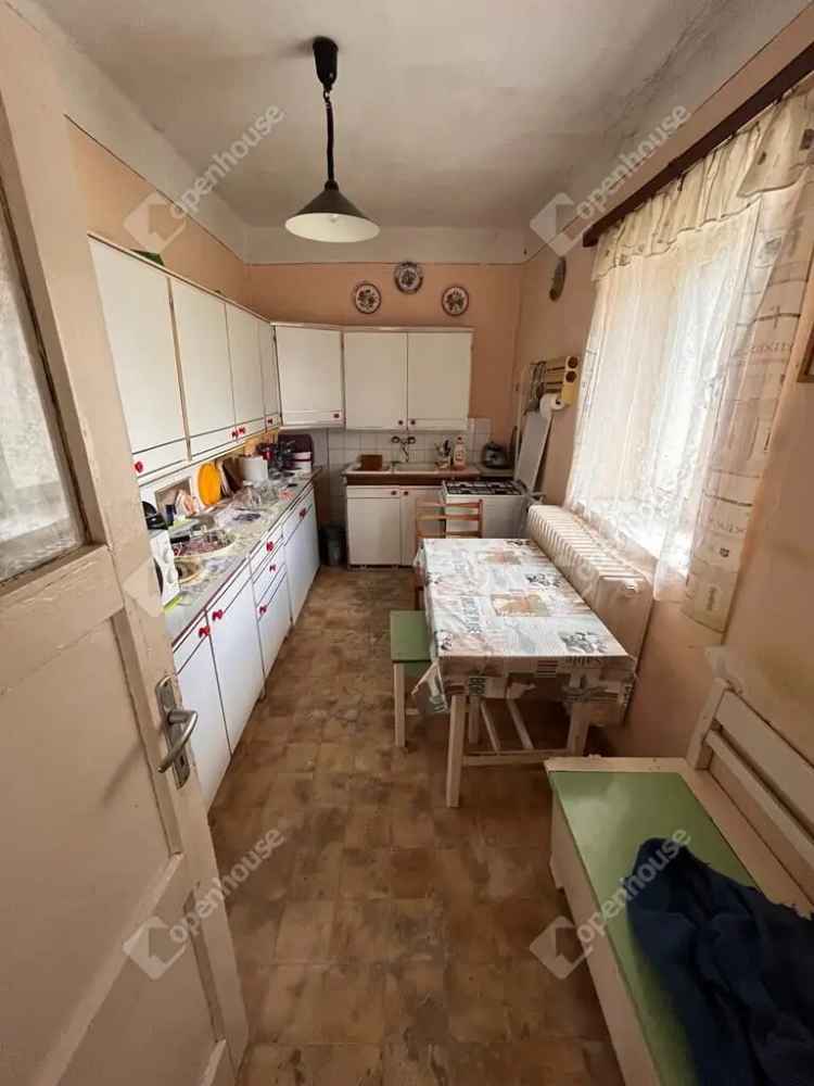 Ház Kiadó , Székesfehérvári járás, Dunántúl