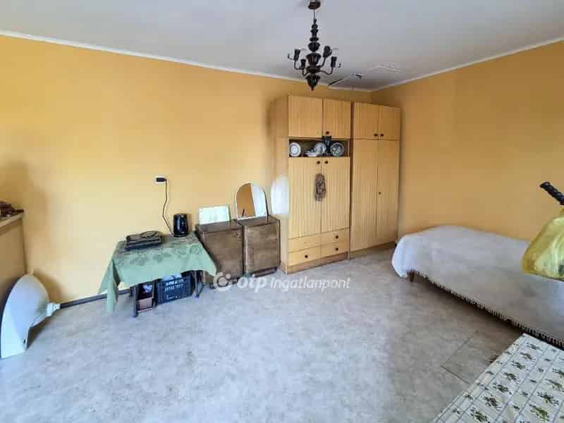 Ház Kiadó , Győri járás, Dunántúl