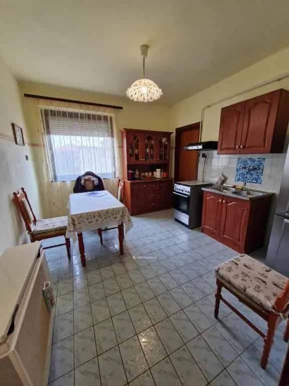 Ház Kiadó , Szolnoki járás, Alföld és Észak