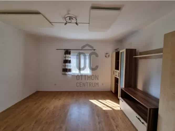 Szentlőrinci eladó családi ház, DHZ056469