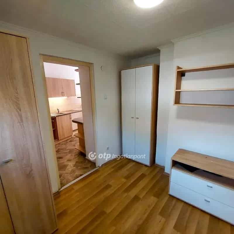 Ház Kiadó , Ceglédi járás, Közép-Magyarország