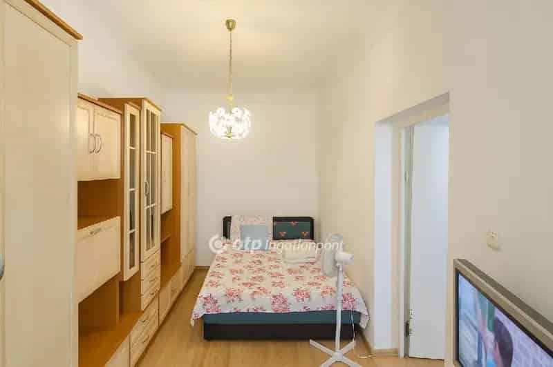 Ház Kiadó , Budapest, Közép-Magyarország