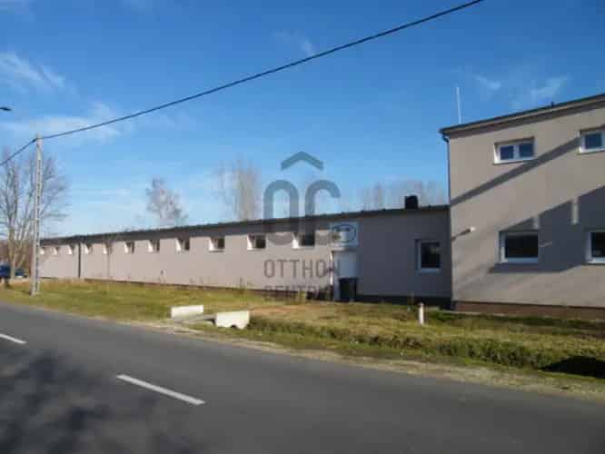 Nagyatádi eladó kereskedelmi ingatlan, UZ018046