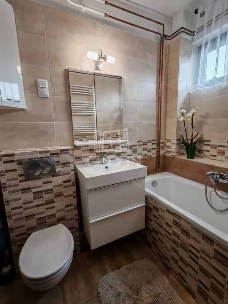 Ház Kiadó , Budapest, Közép-Magyarország