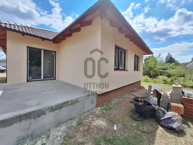 Veresegyházi eladó újépítésű családi ház, U0048044
