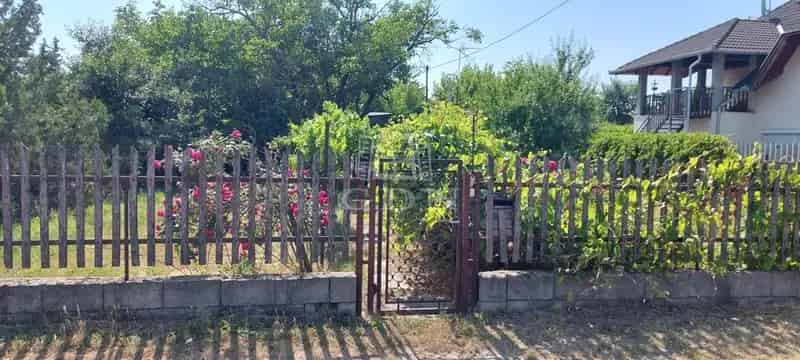 Telek Kiadó , Szigetszentmiklósi járás, Közép-Magyarország
