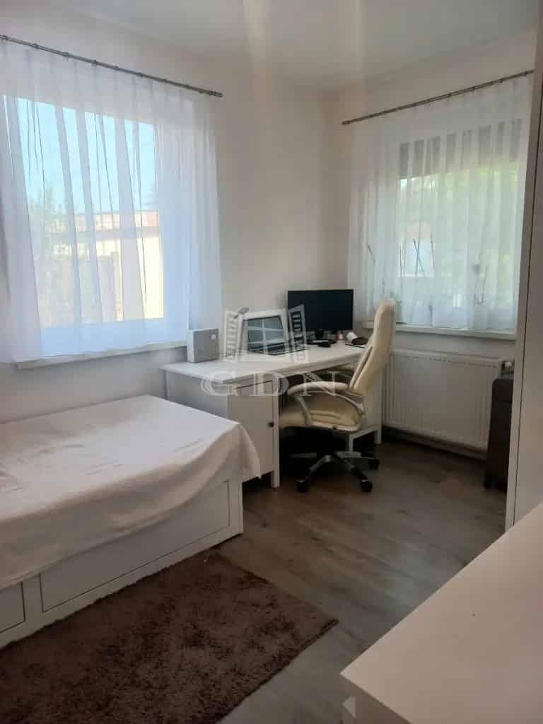 Ház Kiadó , Szigetszentmiklósi járás, Közép-Magyarország