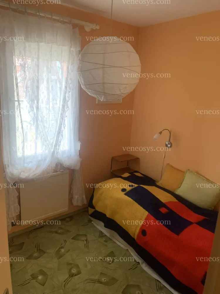 Belvárosi nappali + 2 szobás lakás, akár garázzsal eladó!
