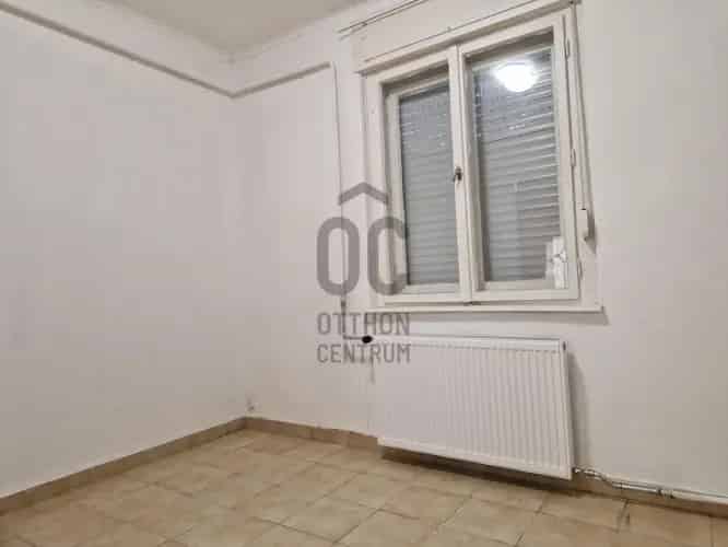 Kadarkúti eladó családi ház, H481397