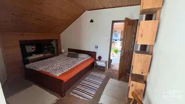 Ház Kiadó , Balatonfüredi járás, Dunántúl