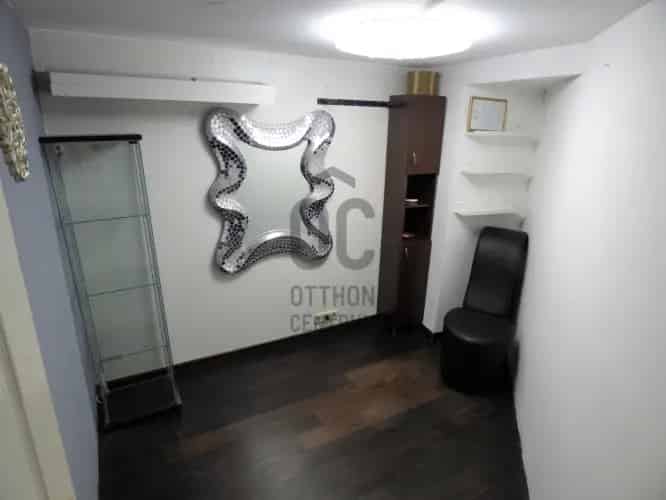 Budapest IX. kerületi eladó kereskedelmi ingatlan bérleti joga, UZ014577