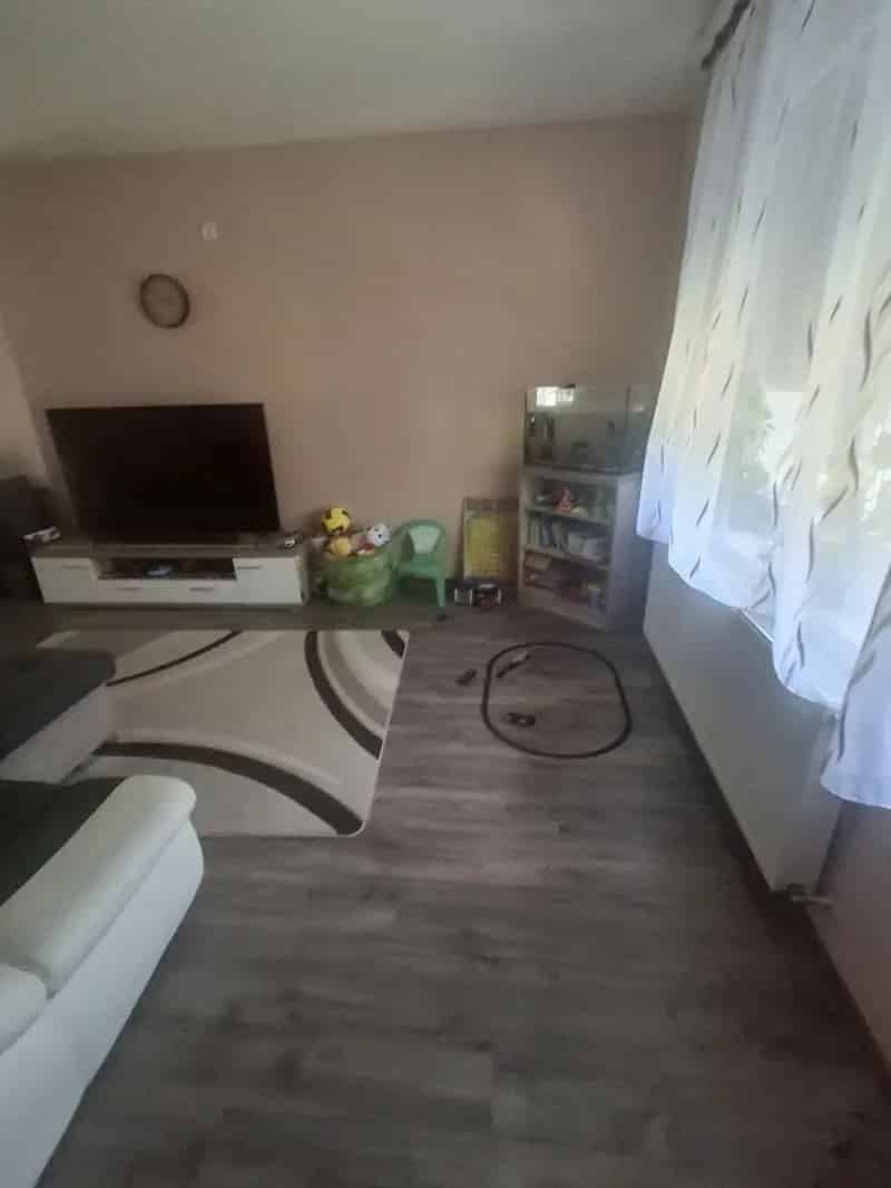 Ház Kiadó , Esztergomi járás, Dunántúl