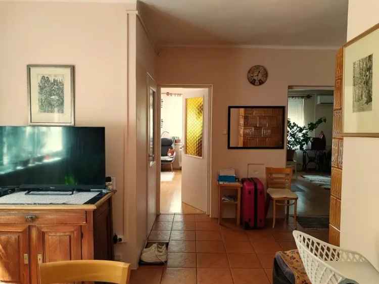 70 m2-es 2 szobás családi ház eladó 844 m2-es telken